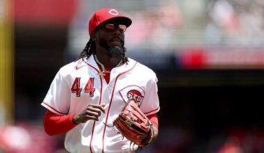 Elly De La Cruz abruptly leaves Reds' series finale against Braves with hamstring injury