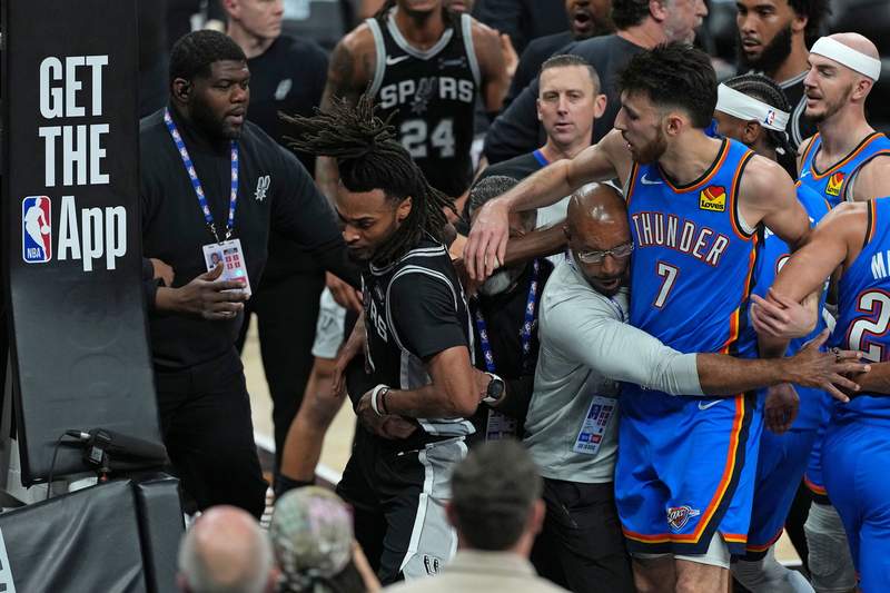 “Calm Down”: Victor Wembanyama’s Teammate Snaps Over Thunder’s Back-to-Back Dirty Plays as Reggie Miller Warns on Live TV