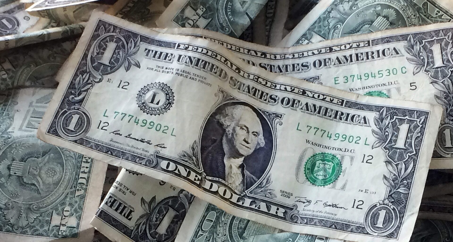 How you can use the 50/30/20 rule to save money