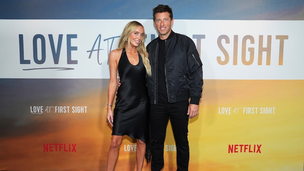 Alex Cooper expecting 1st child with husband Matt Kaplan