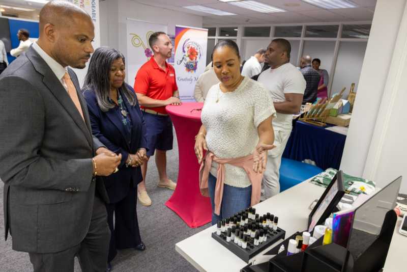 BEDC Celebrates Vendor Academy Completion Bermuda May 2026 (4)