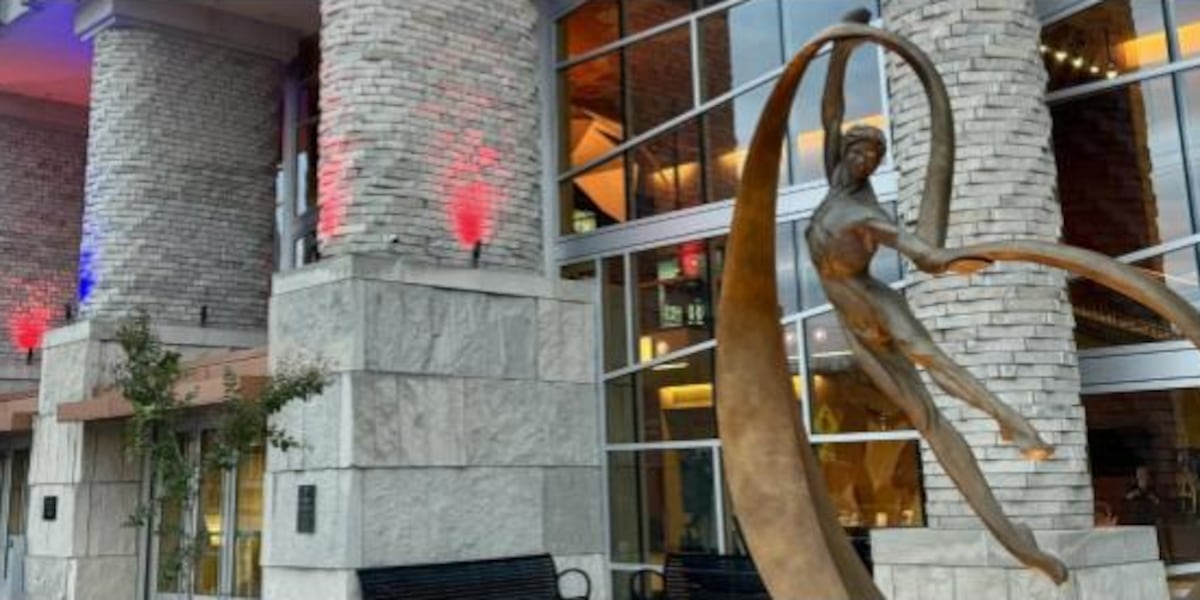 New stainless steel sculpture installed in Bowling Green’s Circus Square
