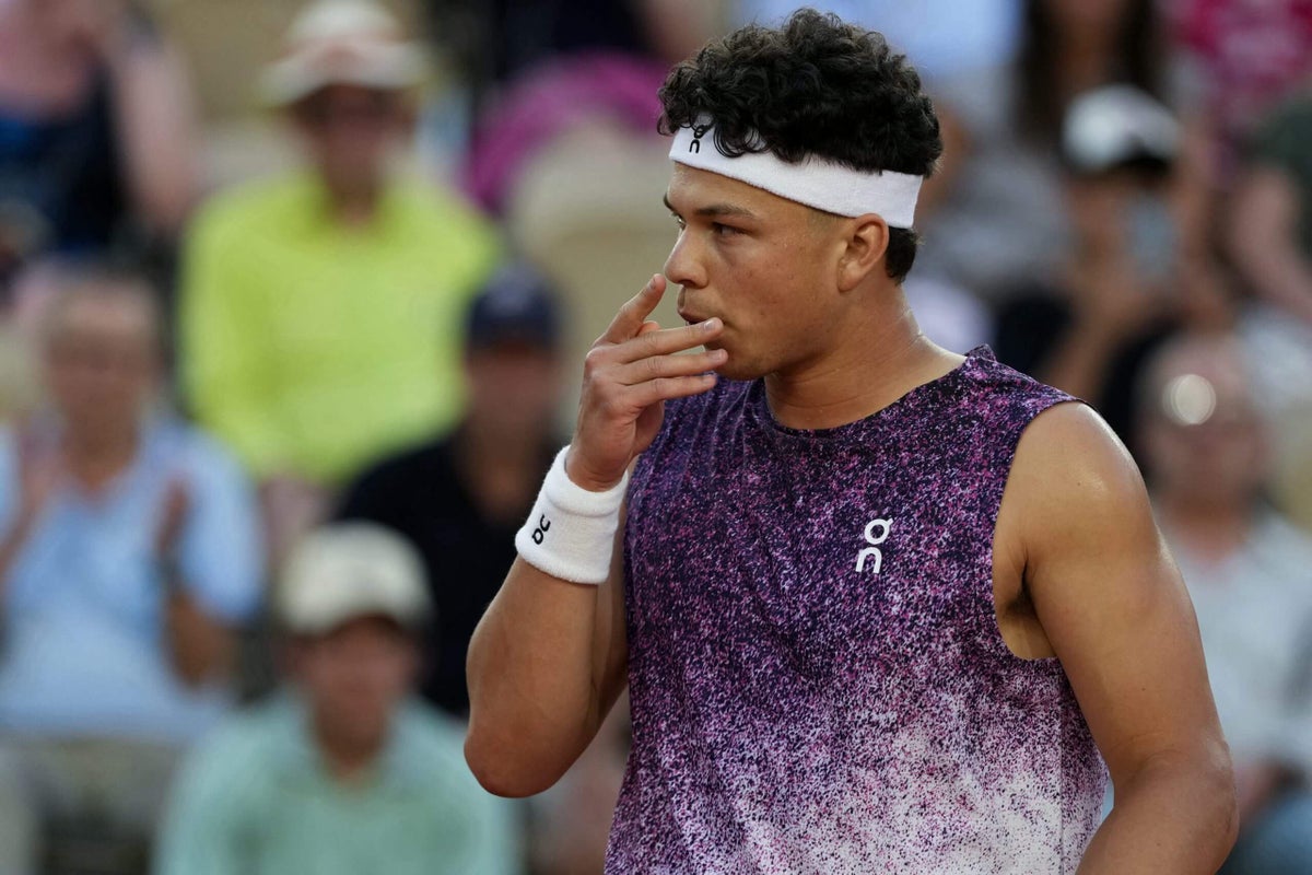 Ben Shelton’s window of French Open opportunity closes with second-round upset loss