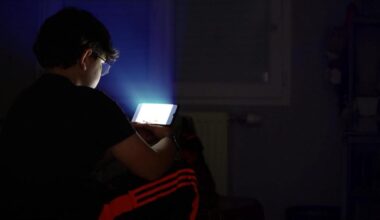 Teens and screens: The smartphone trap - France in focus