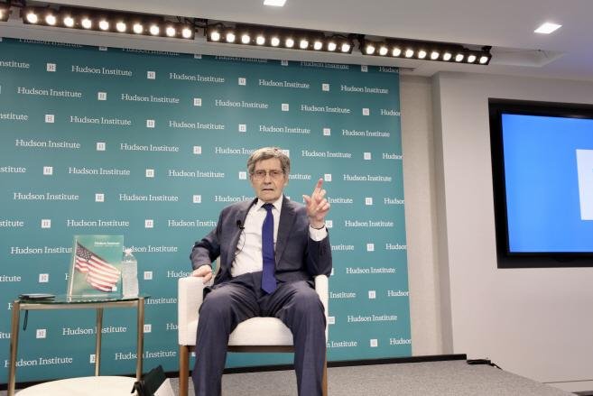 Former U.S. envoy says Kim seeks U.S. ties as nuclear state