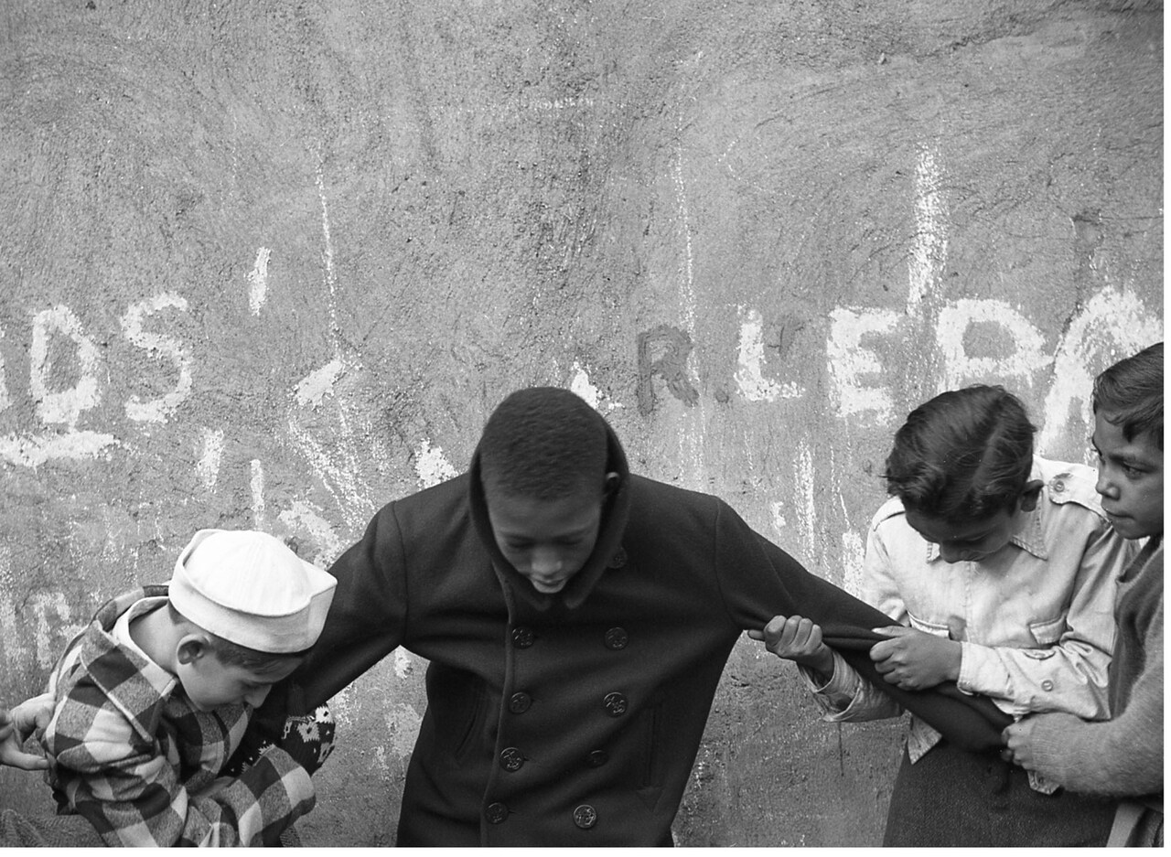 Restless New York In The Post-War Years By Vivian Cherry