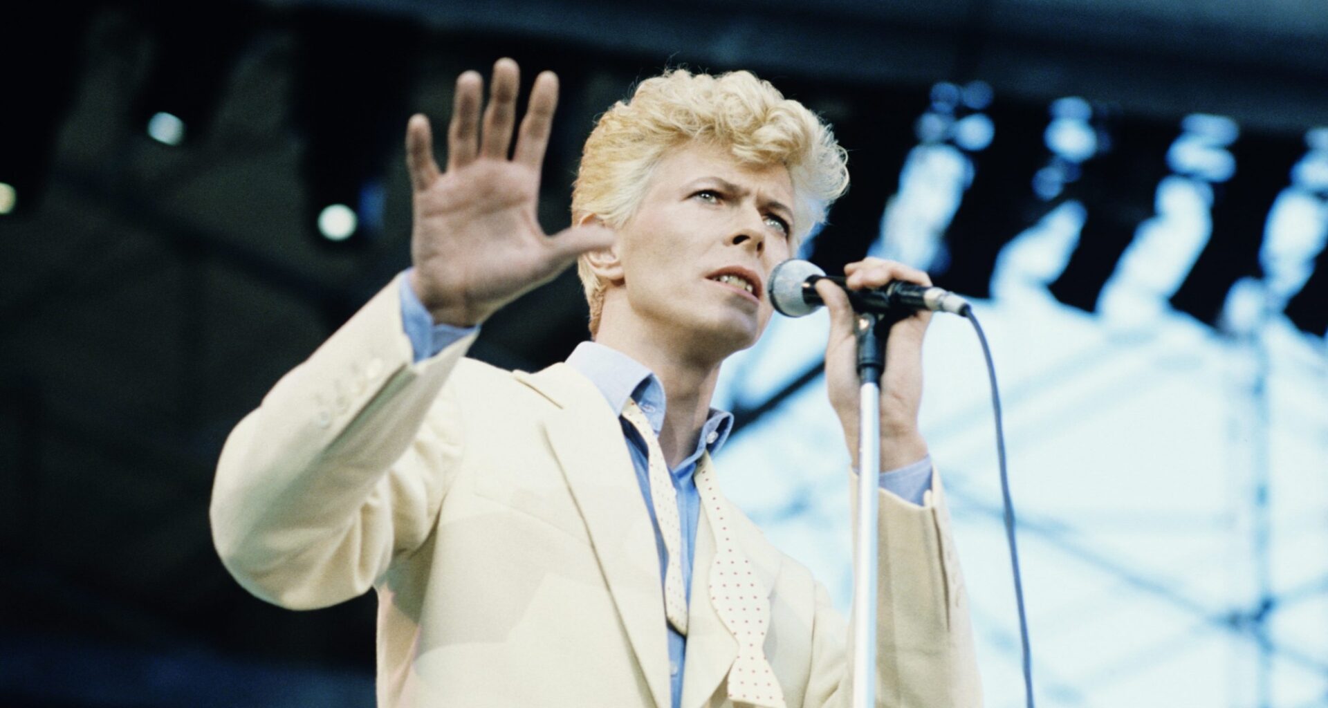 3 Rock Songs From 1983 That Every 80s Kid Can Still Sing From Memory Today