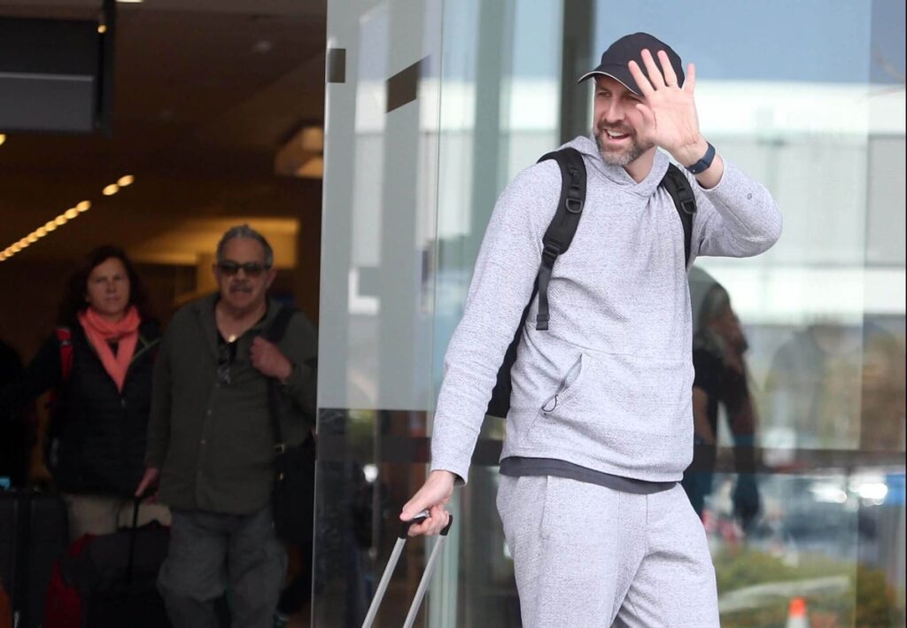 Mike Gansey, formerly of the Cavaliers, greets fans in Australia.