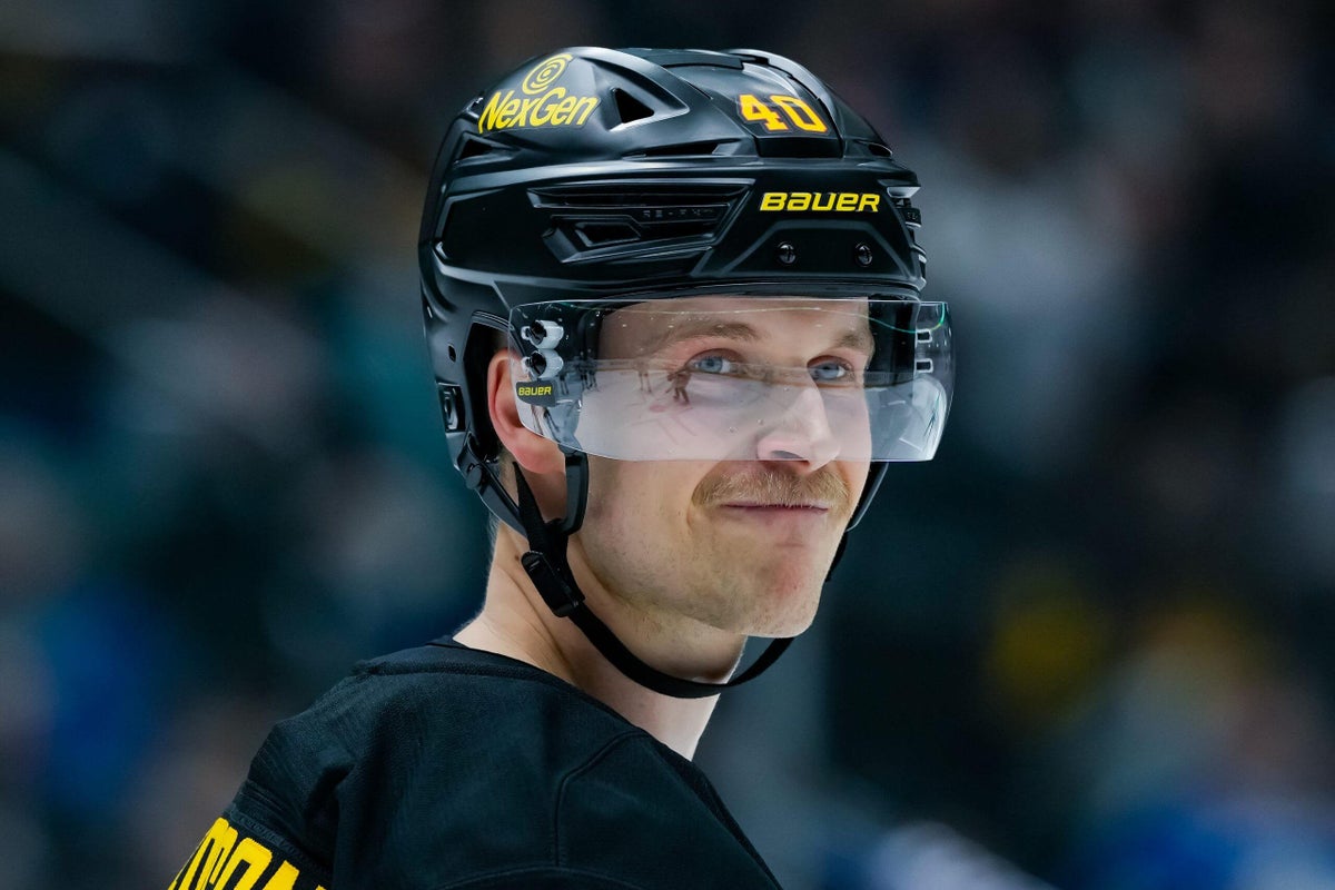 Why the Canucks should and shouldn’t explore trading Elias Pettersson