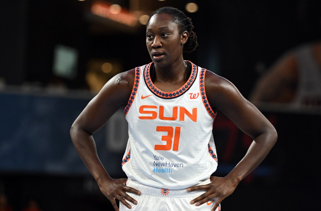 Connecticut Sun react to UConn great Tina Charles retiring