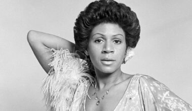 3 One-Hit Wonders That Changed the Way We Hear Love Songs