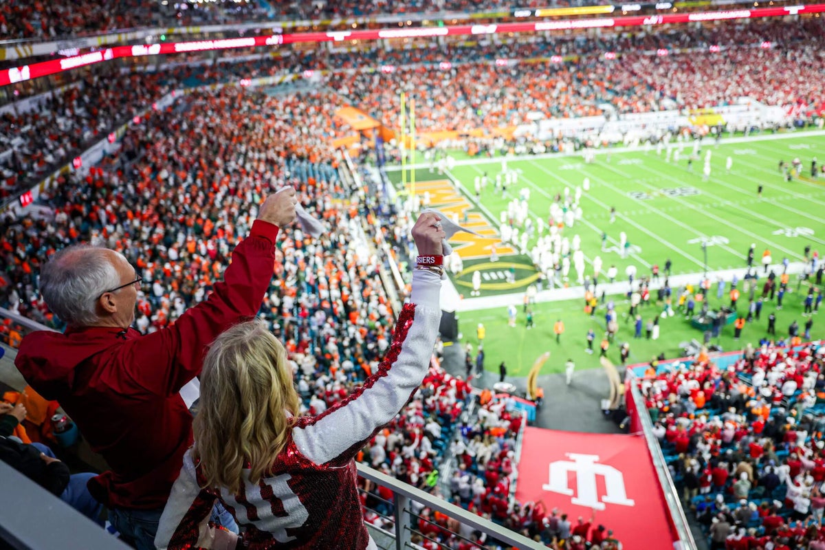 Fox wants a 24-team College Football Playoff. ESPN’s pushing back. No one knows who is paying