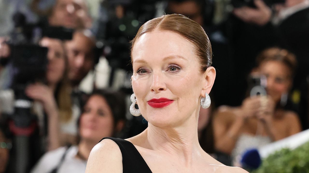 Julianne Moore Offered a Lesson in Mature, Sexy Dressing at the 2026 Met Gala