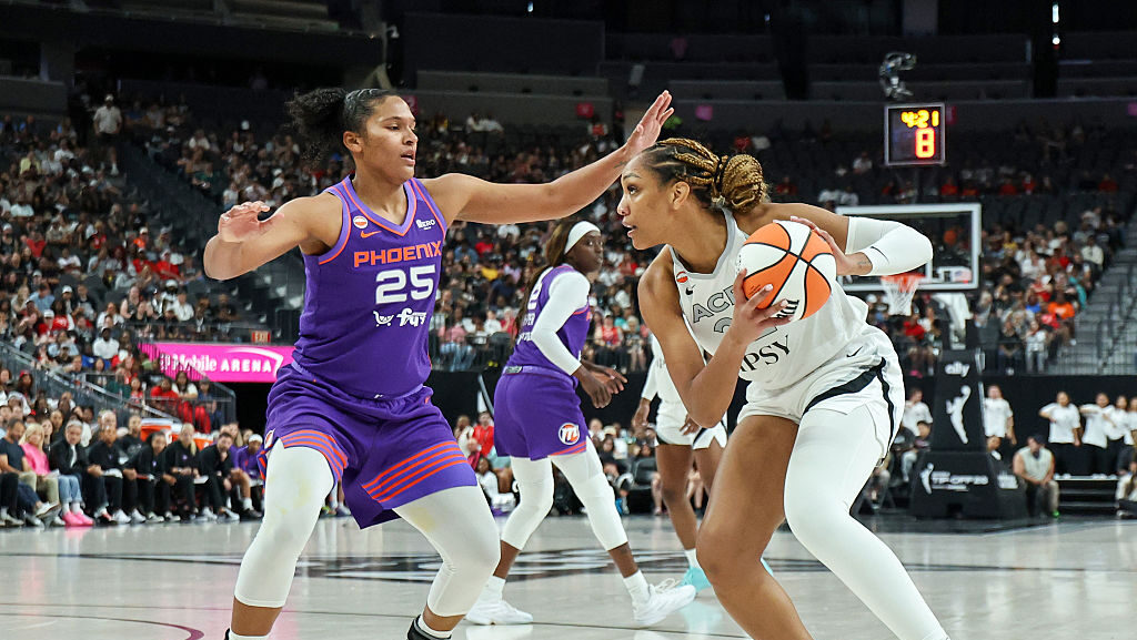 Alyssa Thomas leads the way in Mercury's season-opening win over Aces