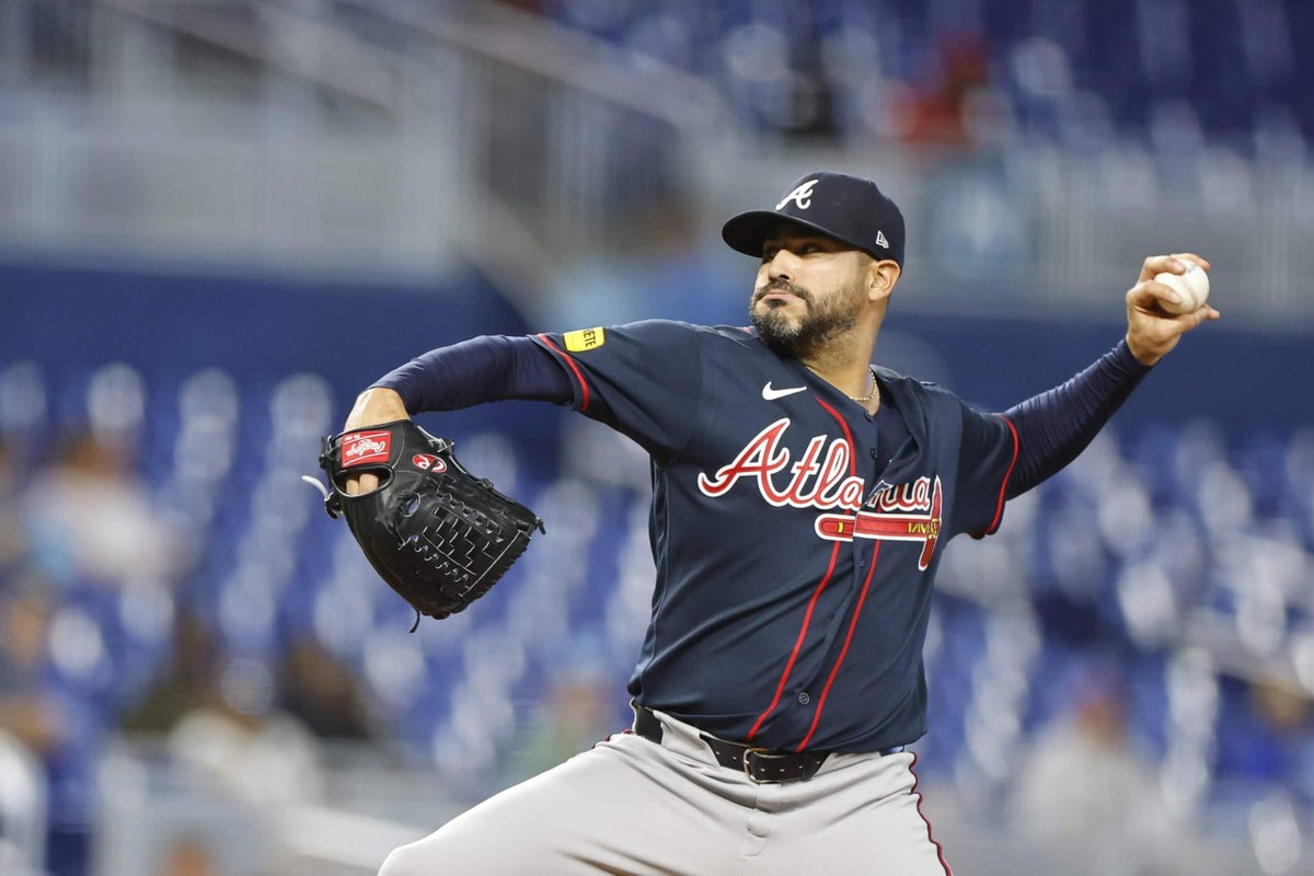 Martín Pérez is keeping the Braves’ pitching staff stable after a few lost years
