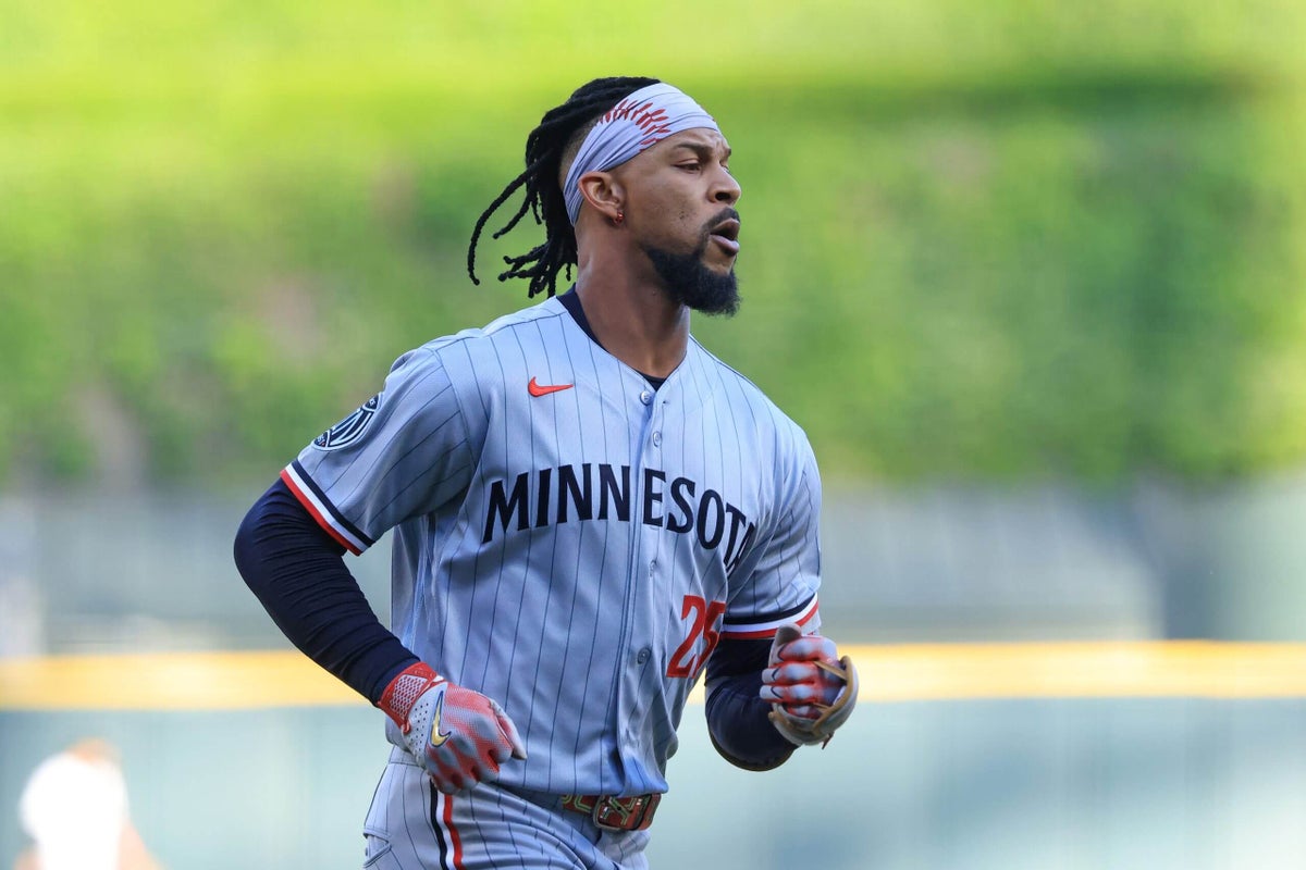 Twins will keep Byron Buxton at DH while he nurses sore shoulder, hip