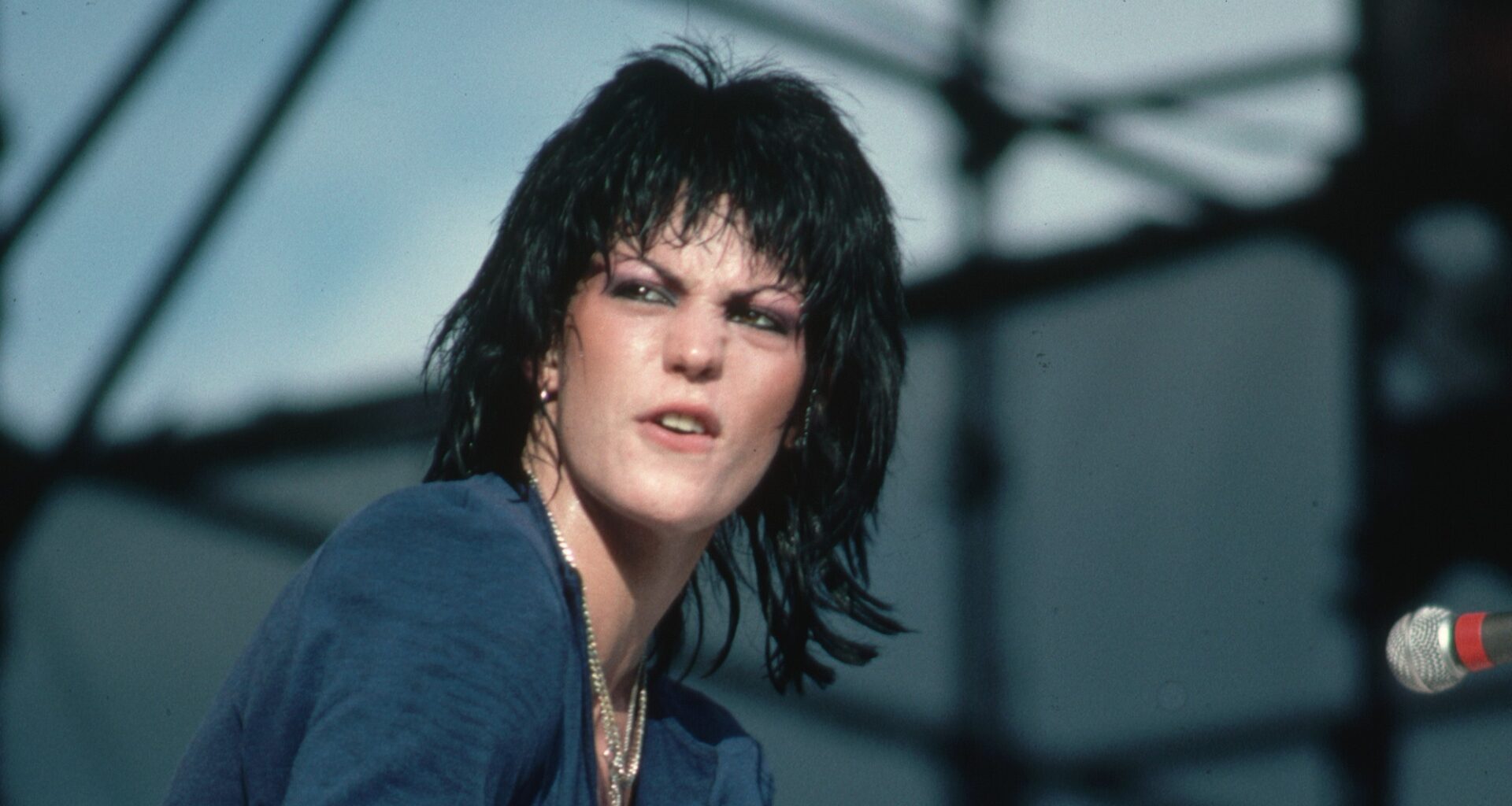3 Rock Songs From 1982 That Every 80s Kid Can Still Sing From Memory Today