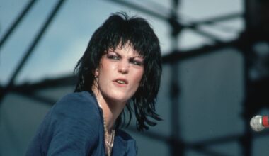 3 Rock Songs From 1982 That Every 80s Kid Can Still Sing From Memory Today