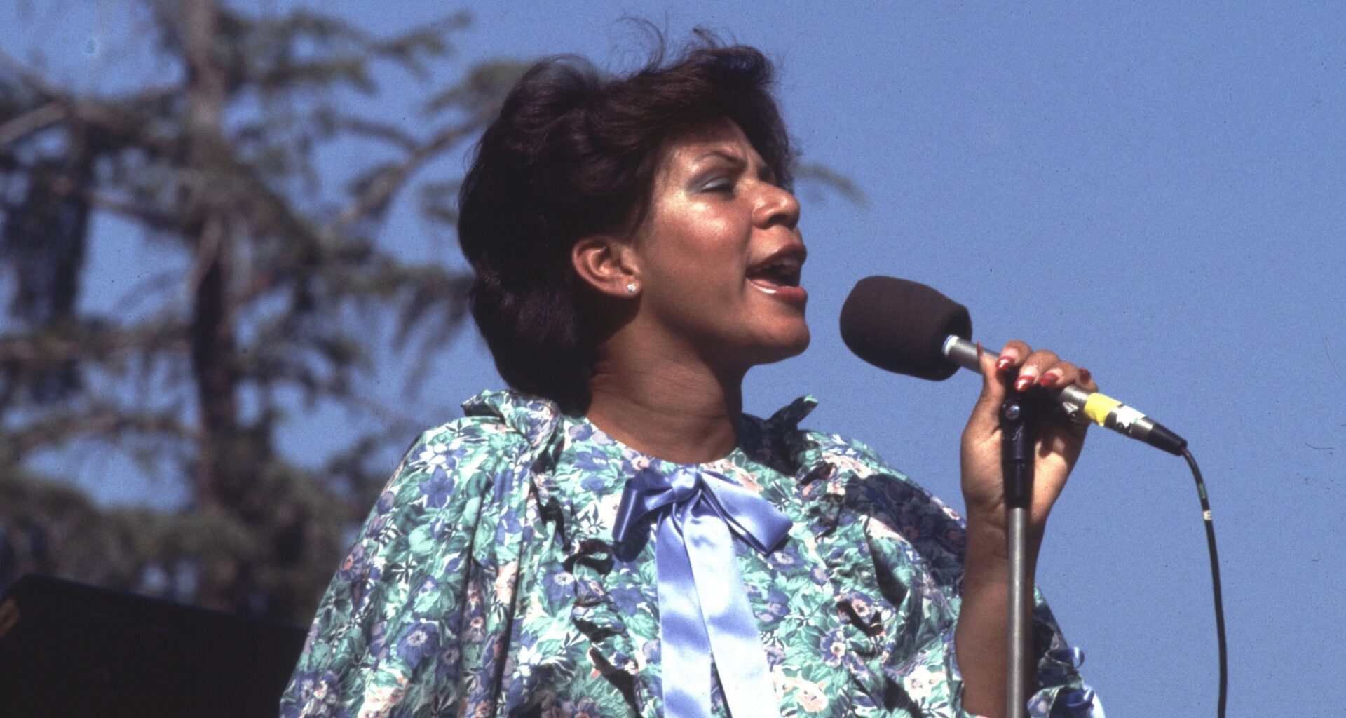 5 Songs From the 1970s That Instantly Transport You Back to a Simpler Time