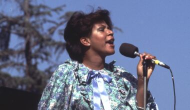 5 Songs From the 1970s That Instantly Transport You Back to a Simpler Time