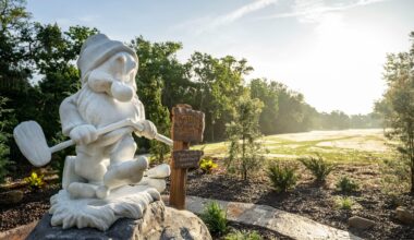 Disney Golf Reveals Grumpy Statue at Magnolia Golf Course&rsquo;s &ldquo;Grumpy&rsquo;s Gauntlet&rdquo;