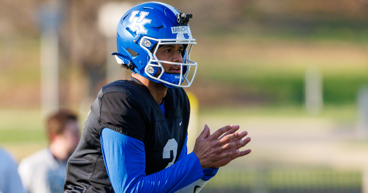Kentucky quarterback Kenny Minchey takes a snap at spring practice, via Crawford Ifland, KSR