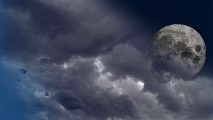 Clear skies give Metro Detroit perfect Blue Moon viewing weather