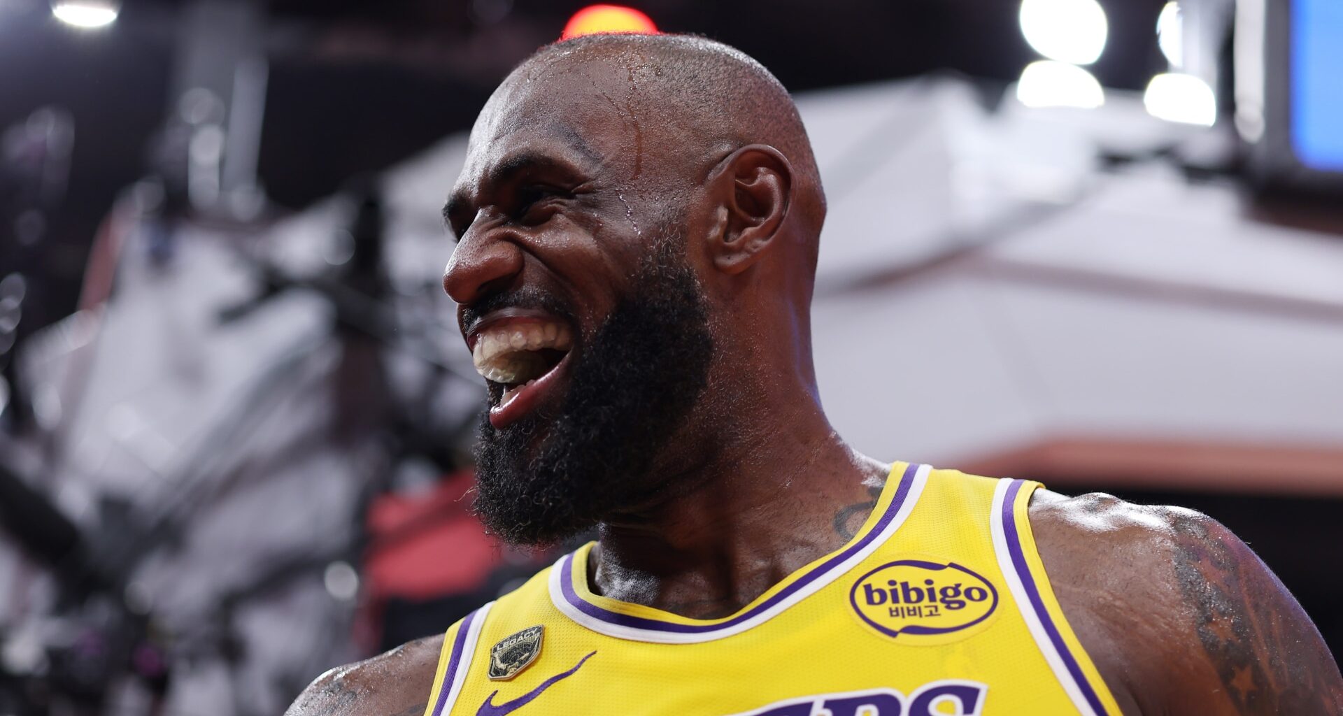 4 takeaways: LeBron James continues closeout success as Lakers move on to challenge OKC