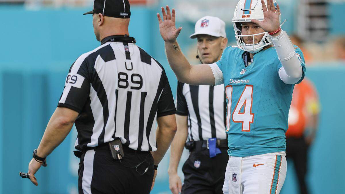 Dolphins assistants dish on Ewers, backs, Proctor, more