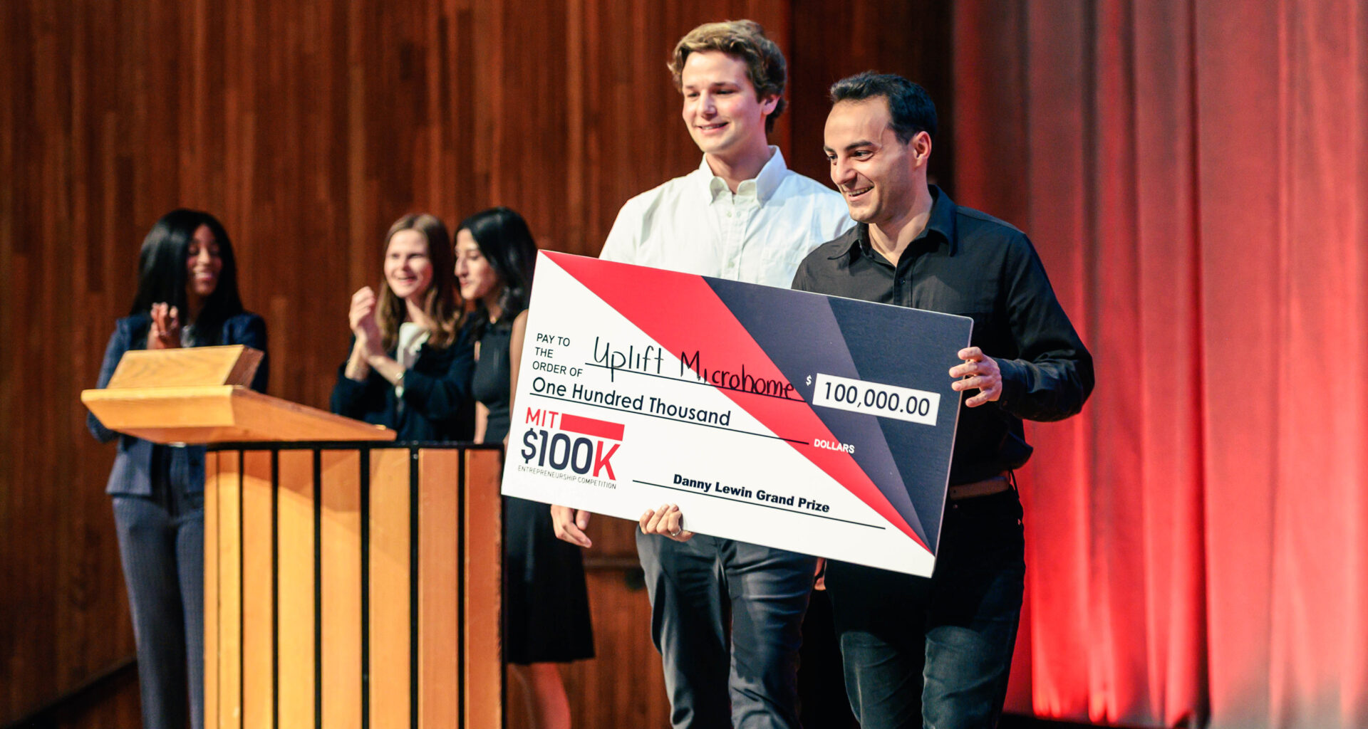 Startup making reusable emergency housing wins MIT $100K competition | MIT News