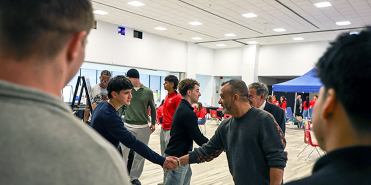 SUNY Cortland student startups receive $45,000 from area businessman