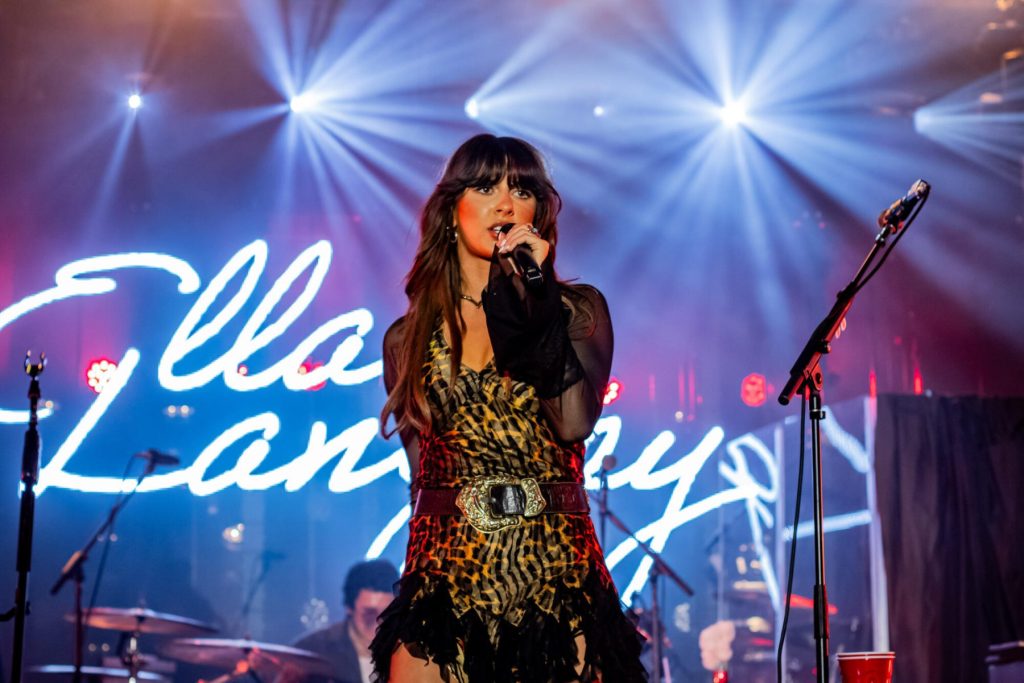 Ella Langley’s ‘Choosin’ Texas’ No. 1 on Hot 100 for Eighth Week