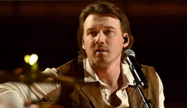Morgan Wallen Flips Piano After Onstage Tech Issues