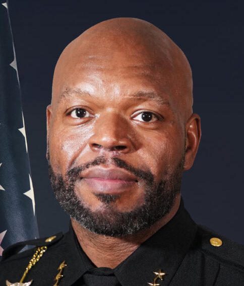 Authorities: New Chicago police chief sold guns from investigations