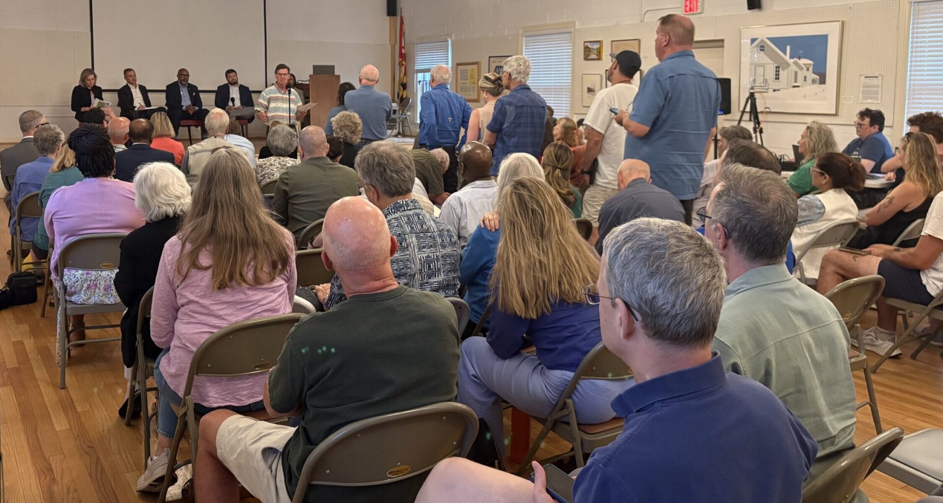 ‘It’s putrid!’: Glen Echo residents press officials after Potomac River sewage spill