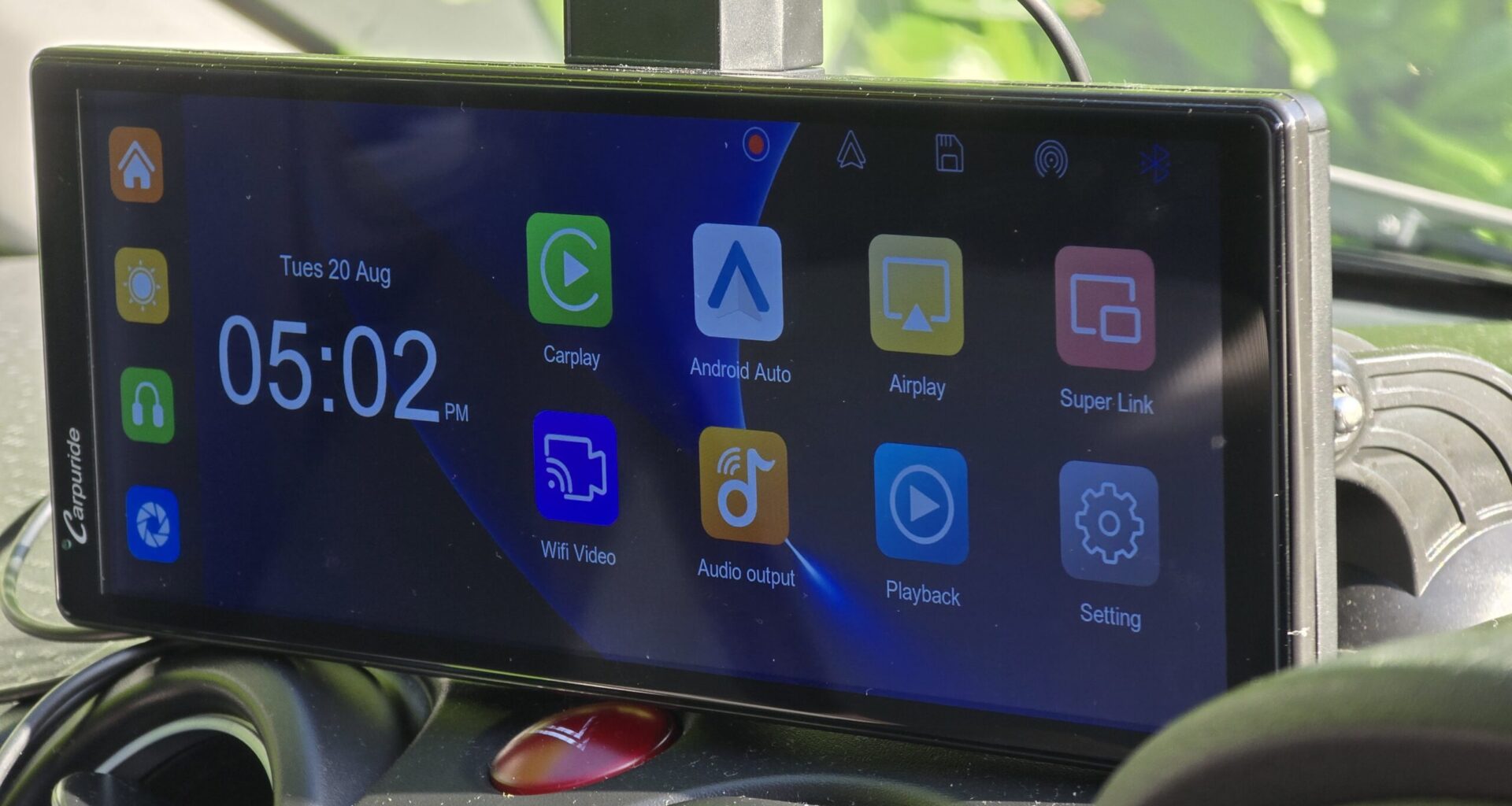 Portable Android Auto screen
