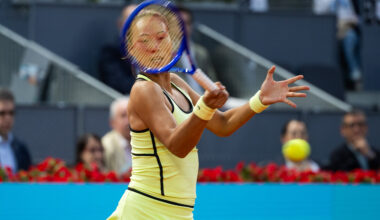 Zheng moves on in three; Andreescu rolls