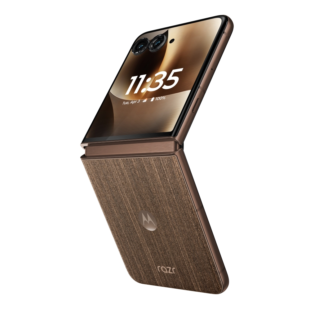 Motorola Razr Ultra 2026 render