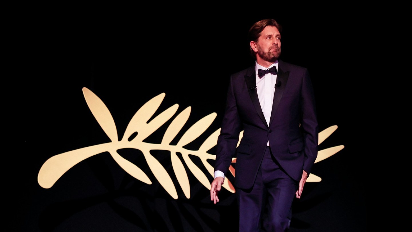 Ruben Östlund Shoots New Scene of 'The Entertainment System Is Down'
