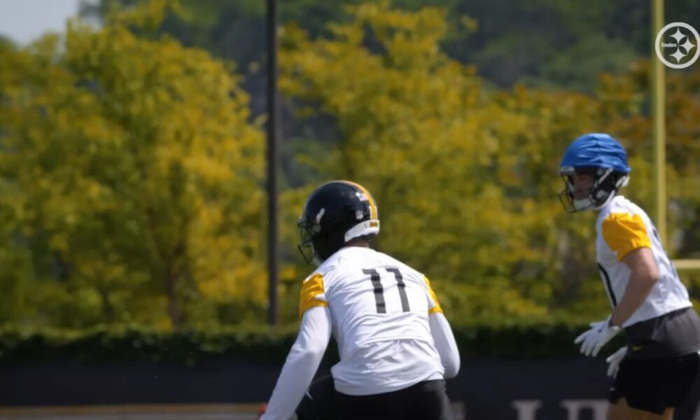 Analyst Names One Last Move To Give Steelers 'Playoff-Caliber Offense'
