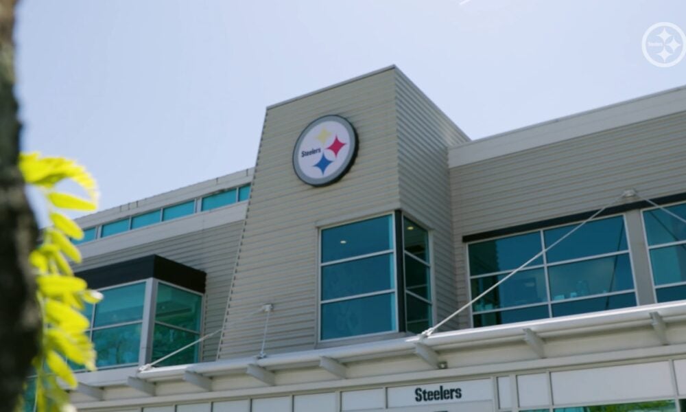 The Unheralded Member Of Pittsburgh's Staff Aaron Rodgers Is Pleased The Team Kept