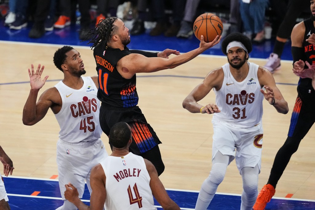 Cavaliers looked like a weary, gassed team while getting thumped in Game 2