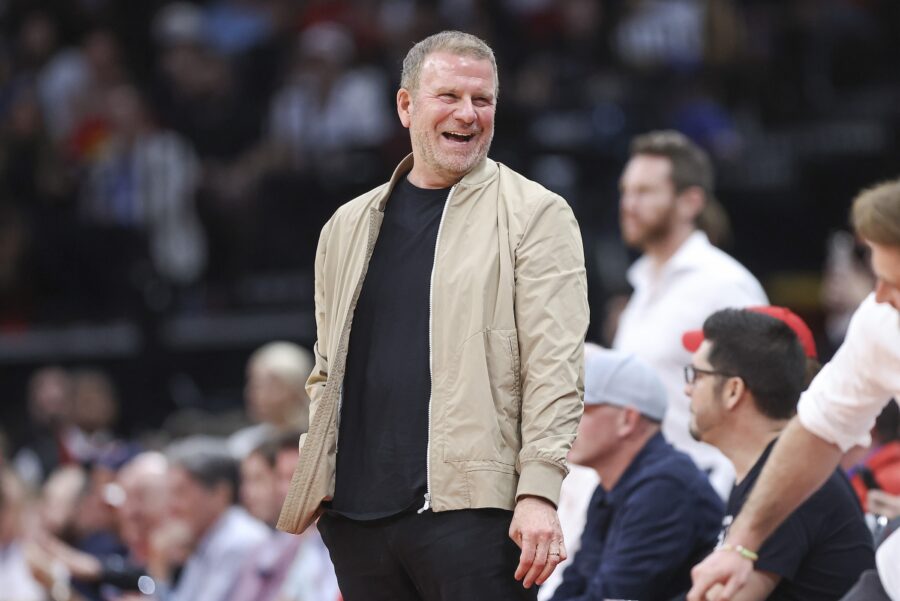 And-Ones: Fertitta, WNBA, Cotton, Refs, Diakite
