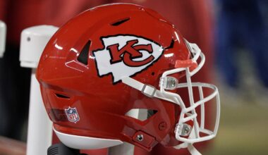 NFL world reacts after Chiefs lose quarterback