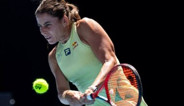 Emma Navarro in action ahead of WTA Doha.