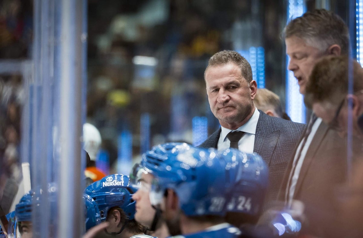 Vancouver Canucks fire head coach Adam Foote after only 1 season
