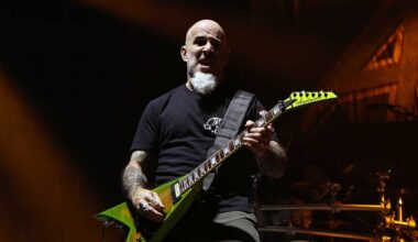 Scott Ian onstage
