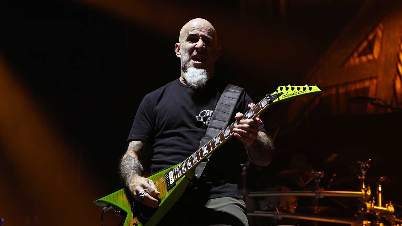 Scott Ian onstage