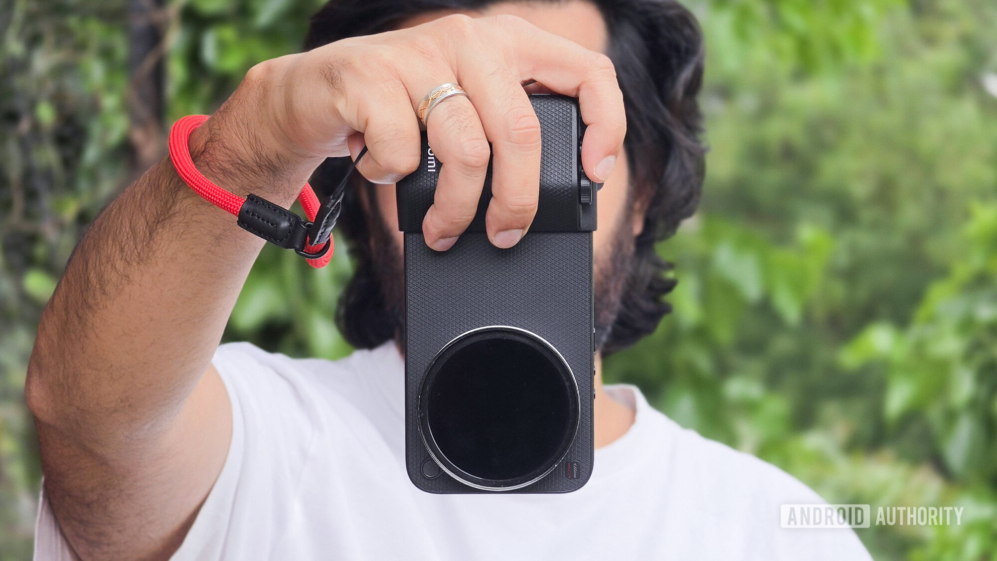 Xiaomi 17 Ultra camera photography kit in hand