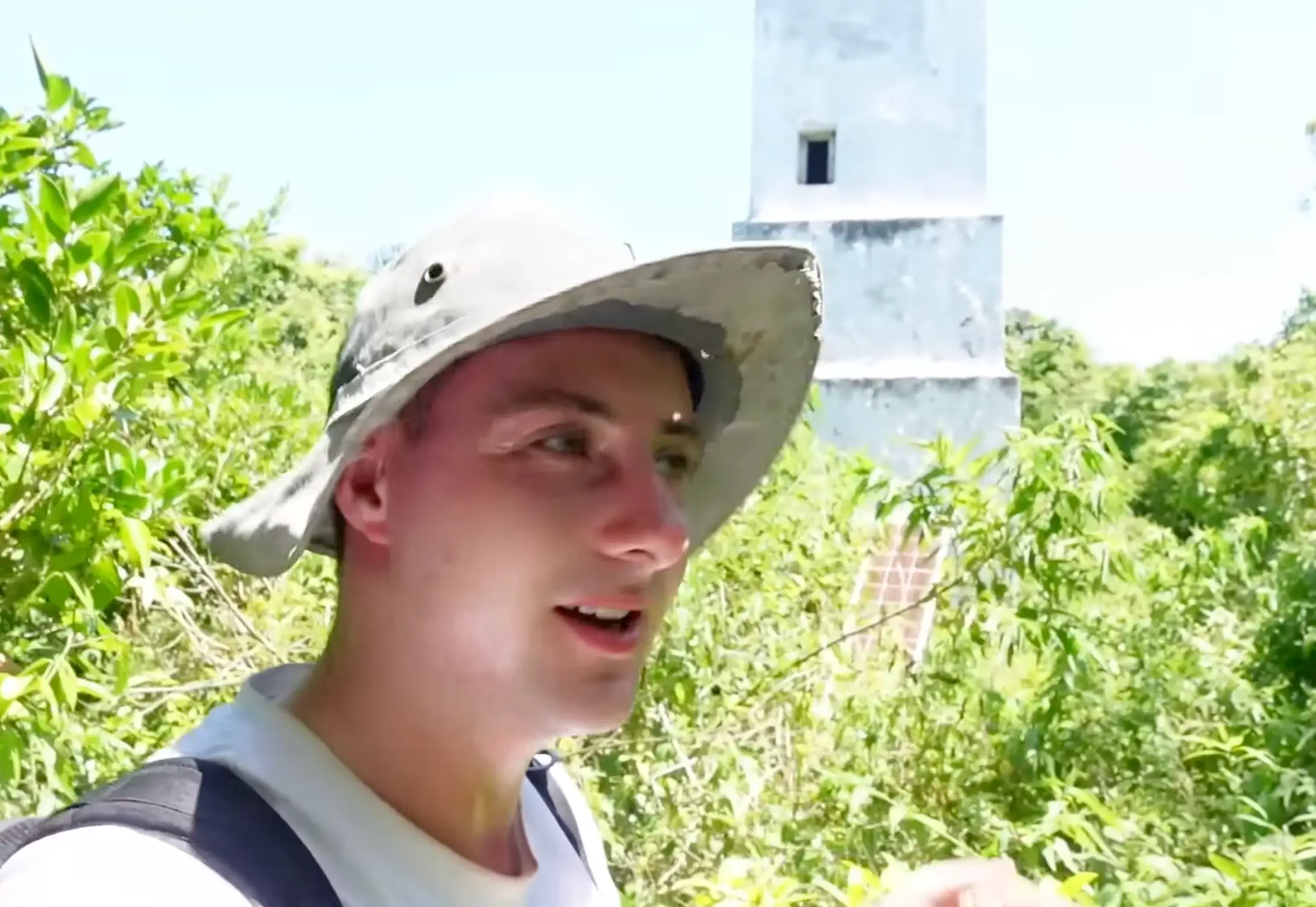 He made his way up to the abandoned lighthouse (YouTube/@Lord Miles)